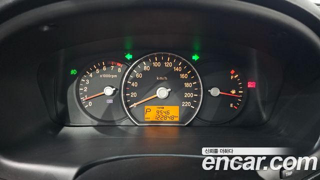 Kia Carens 2011 — photo 11