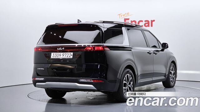 Kia Canival 2023 — photo 2