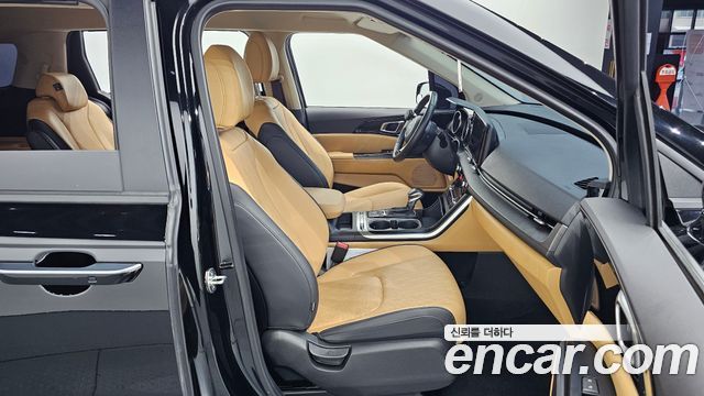 Kia Canival 2023 — photo 11