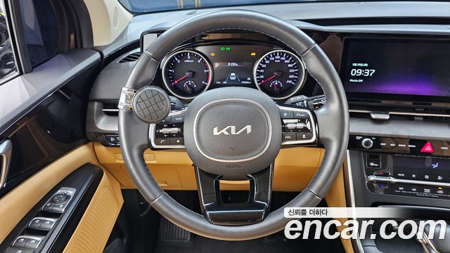 Kia Canival 2023 — photo 13
