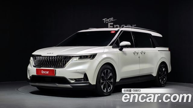 Kia Canival 2023 — photo 1