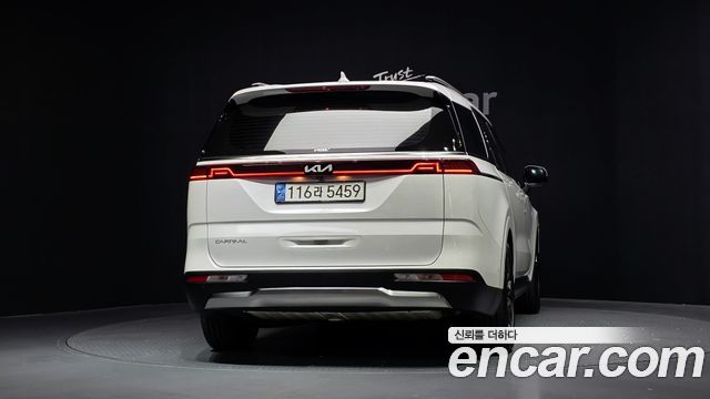 Kia Canival 2023 — photo 4