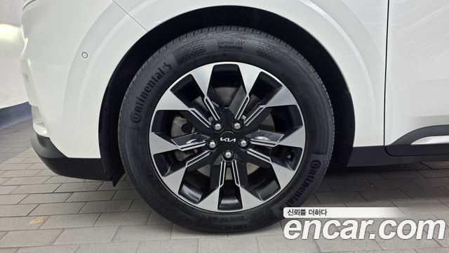 Kia Canival 2023 — photo 5