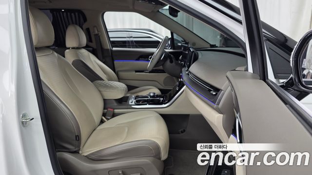 Kia Canival 2023 — photo 17
