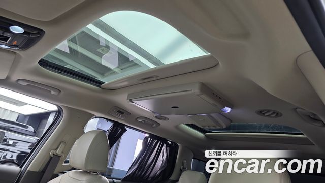 Kia Canival 2023 — photo 24