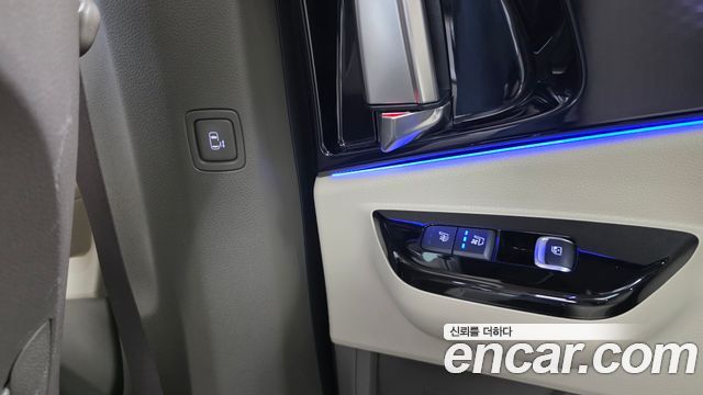 Kia Canival 2023 — photo 25