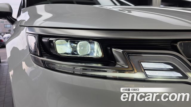 Kia Canival 2023 — photo 8