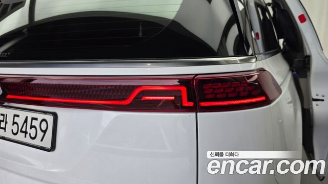 Kia Canival 2023 — photo 9