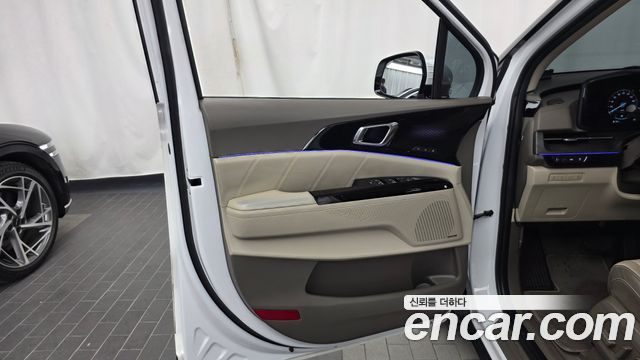 Kia Canival 2023 — photo 14
