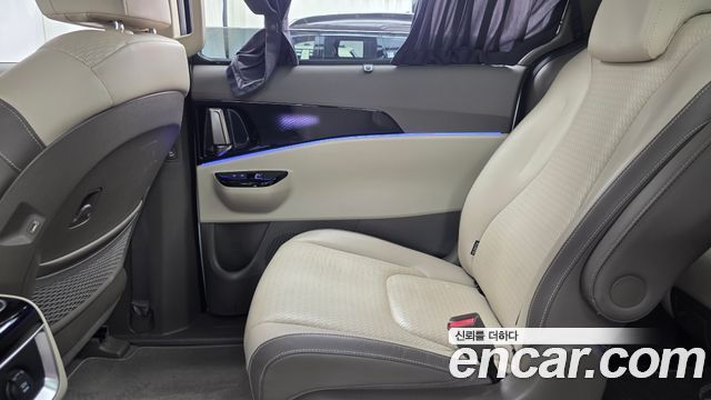 Kia Canival 2023 — photo 15