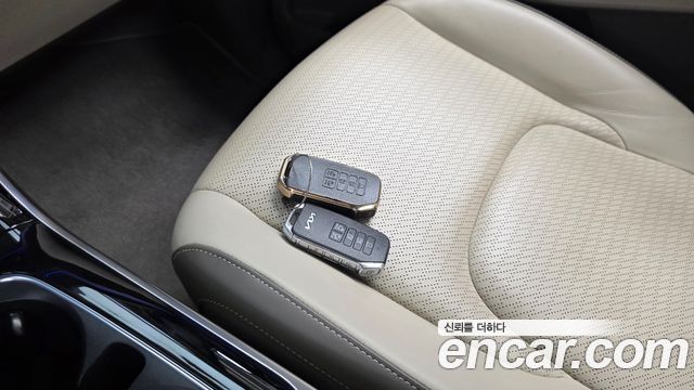 Kia Canival 2023 — photo 30