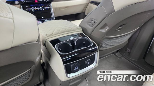 Kia Canival 2023 — photo 32