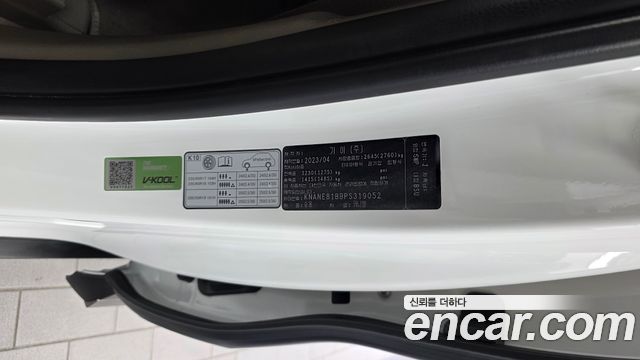 Kia Canival 2023 — photo 38