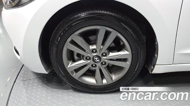 Hyundai AVANTE 2016 — photo 5