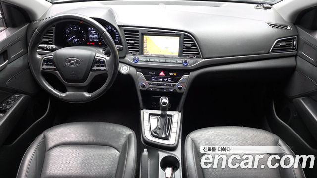 Hyundai AVANTE 2016 — photo 10