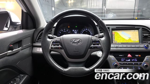 Hyundai AVANTE 2016 — photo 19