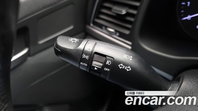 Hyundai AVANTE 2016 — photo 24