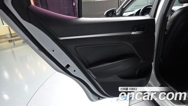 Hyundai AVANTE 2016 — photo 15