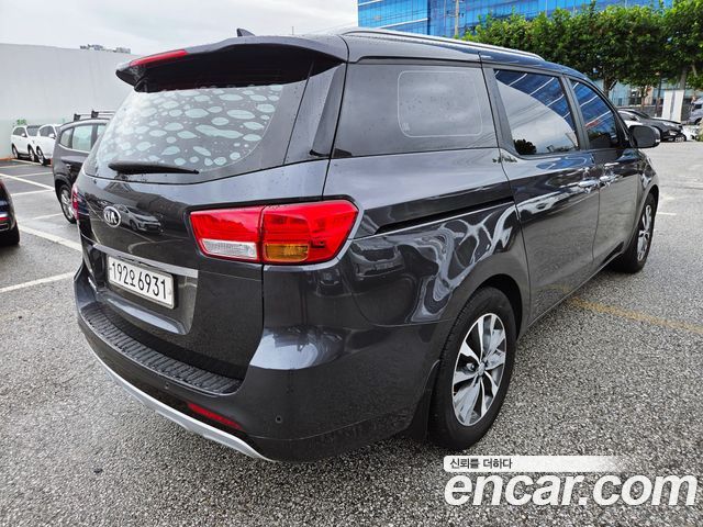 Kia Canival 2017 — photo 6