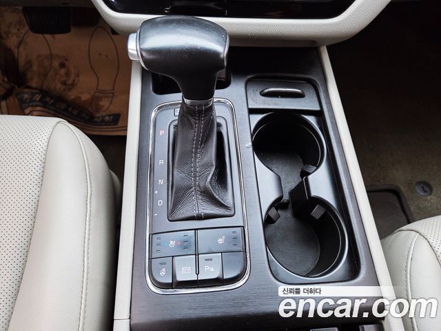 Kia Canival 2017 — photo 15