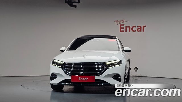 Mercedes-Benz E-Class 2024 — photo 3