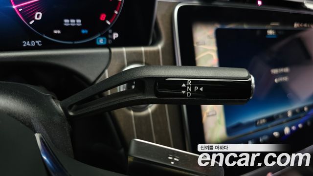 Mercedes-Benz E-Class 2024 — photo 12