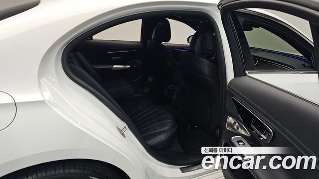 Mercedes-Benz E-Class 2024 — photo 18
