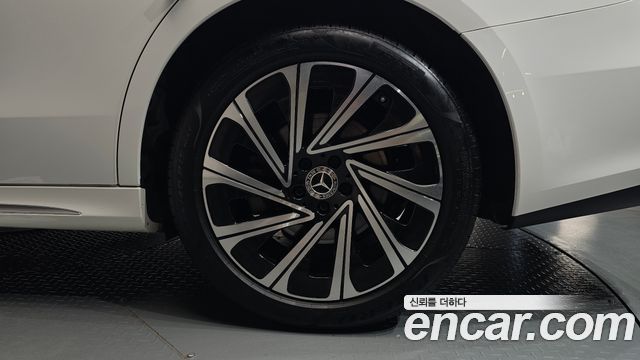 Mercedes-Benz E-Class 2024 — photo 7