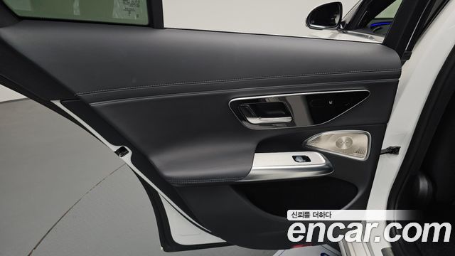 Mercedes-Benz E-Class 2024 — photo 15
