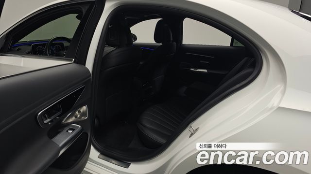 Mercedes-Benz E-Class 2024 — photo 16
