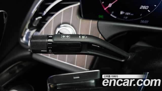 Mercedes-Benz E-Class 2024 — photo 32