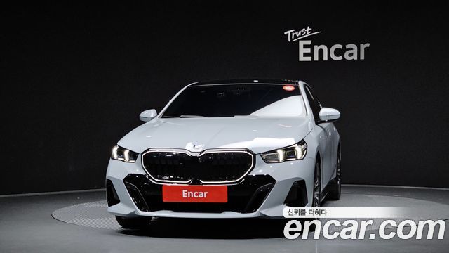 BMW 5-Series 2025 — photo 3