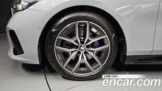 BMW 5-Series 2025 — photo 5