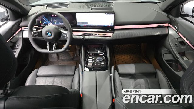 BMW 5-Series 2025 — photo 10