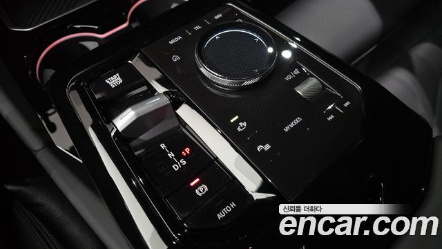 BMW 5-Series 2025 — photo 12