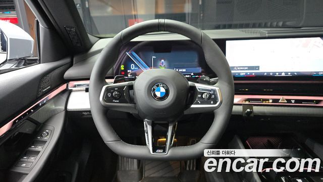 BMW 5-Series 2025 — photo 19