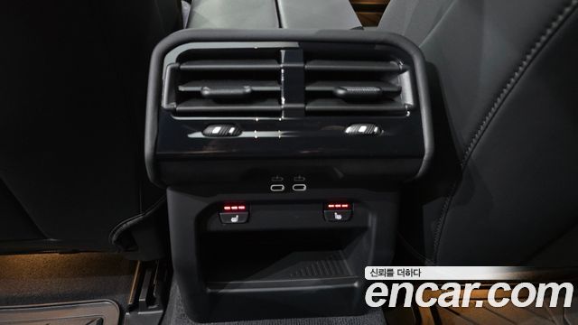 BMW 5-Series 2025 — photo 29