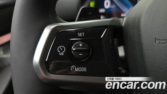 BMW 5-Series 2025 — photo 30