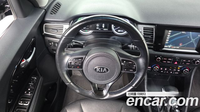 Kia Niro 2018 — photo 22