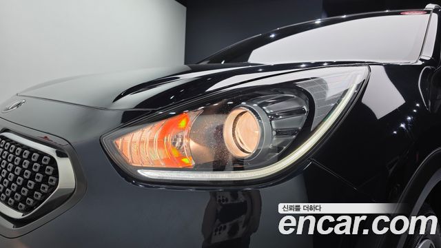 Kia Niro 2018 — photo 8
