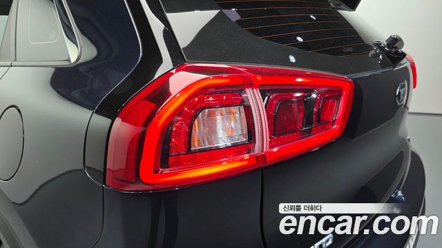 Kia Niro 2018 — photo 9