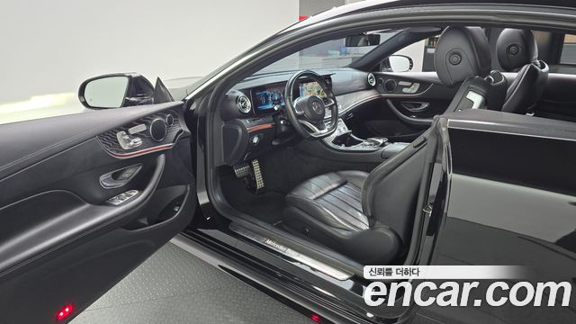Mercedes-Benz E-Class 2018 — photo 10