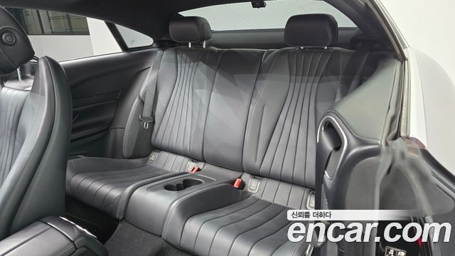 Mercedes-Benz E-Class 2018 — photo 11