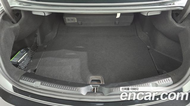 Mercedes-Benz E-Class 2018 — photo 16