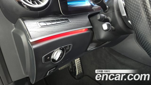 Mercedes-Benz E-Class 2018 — photo 19