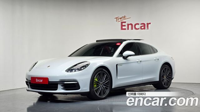 Porsche Panamera 2018 — photo 1