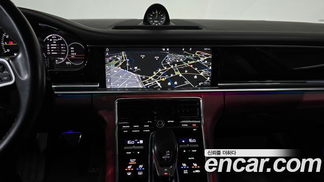Porsche Panamera 2018 — photo 18