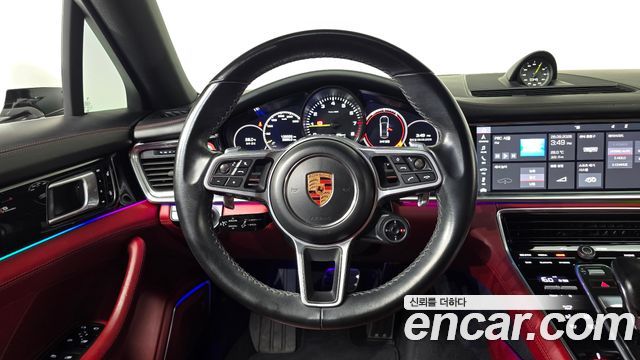 Porsche Panamera 2018 — photo 19