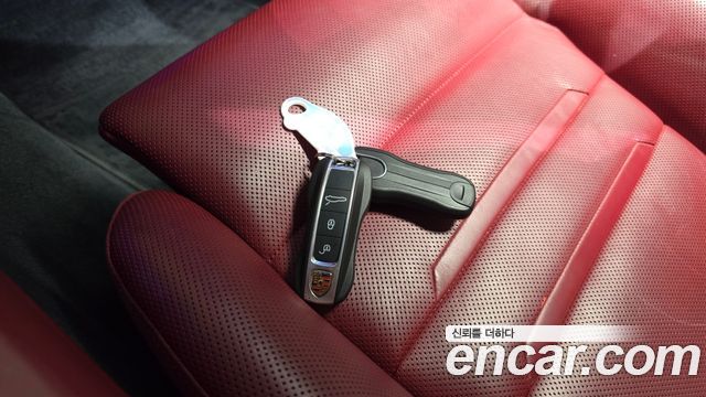 Porsche Panamera 2018 — photo 21