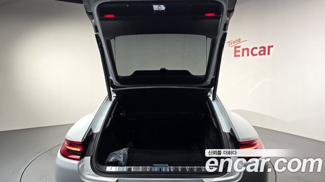 Porsche Panamera 2018 — photo 24